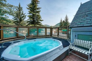 Condo, Multiple Beds (Buffalo Lodge 3 Bed 3 Bath BLCD3) | Outdoor spa tub