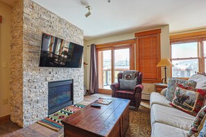 Condo, Multiple Beds (Springs 2 Bed3 Bath plus Murphy SPDW) | Living area | 50-inch flat-screen TV with cable channels, TV, fireplace - Springs 2 Bed 3 Bath Murphy (Keystone)