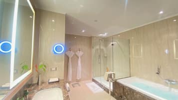 Oyala Suite | Bilik Mandi | Kelengkapan dandanan diri percuma, jubah mandi, selipar, bidet