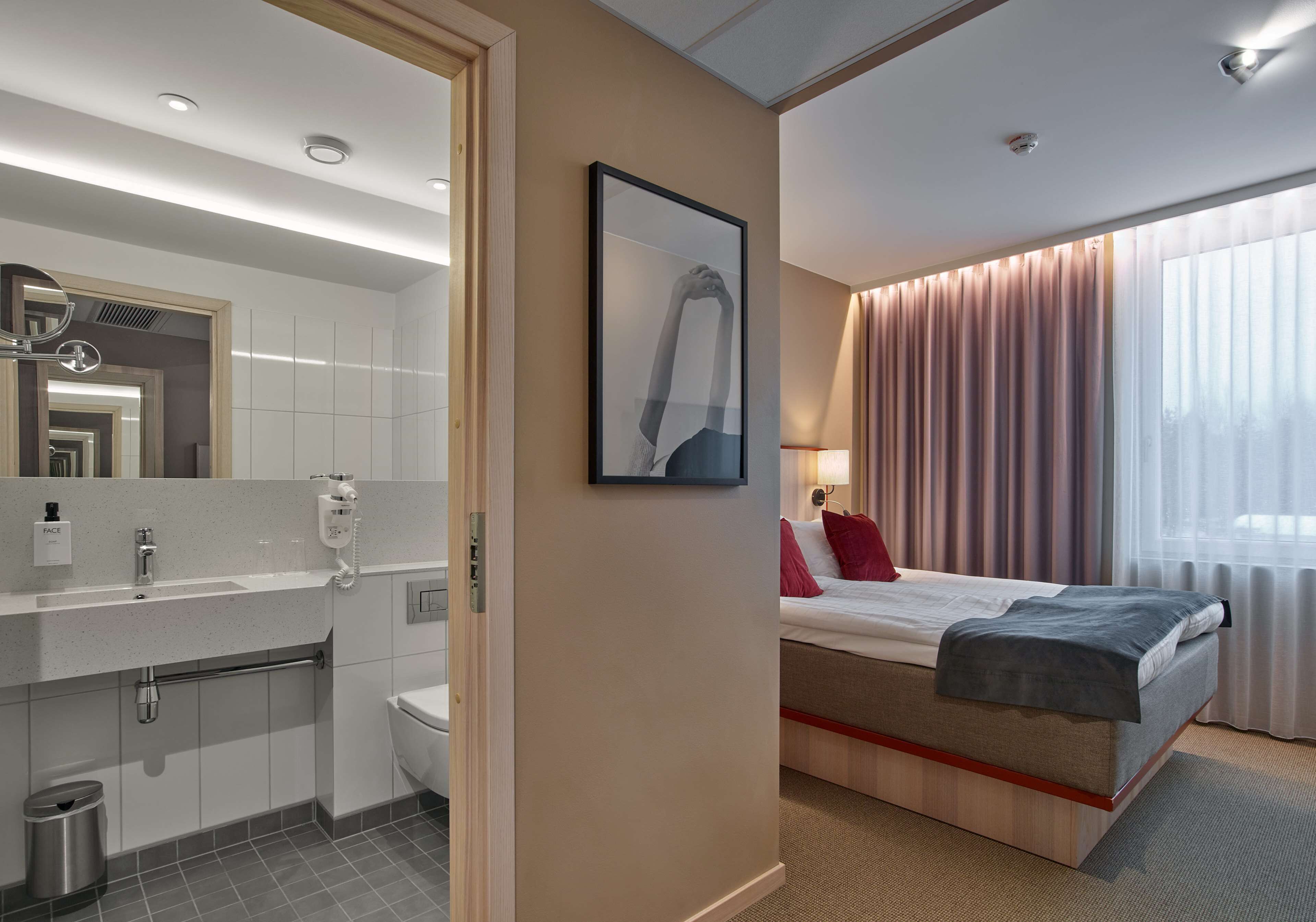 Desk, blackout drapes, iron/ironing board, free WiFi