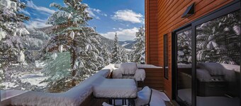 Tennis Townhome 2 Bed 2.5 Bath