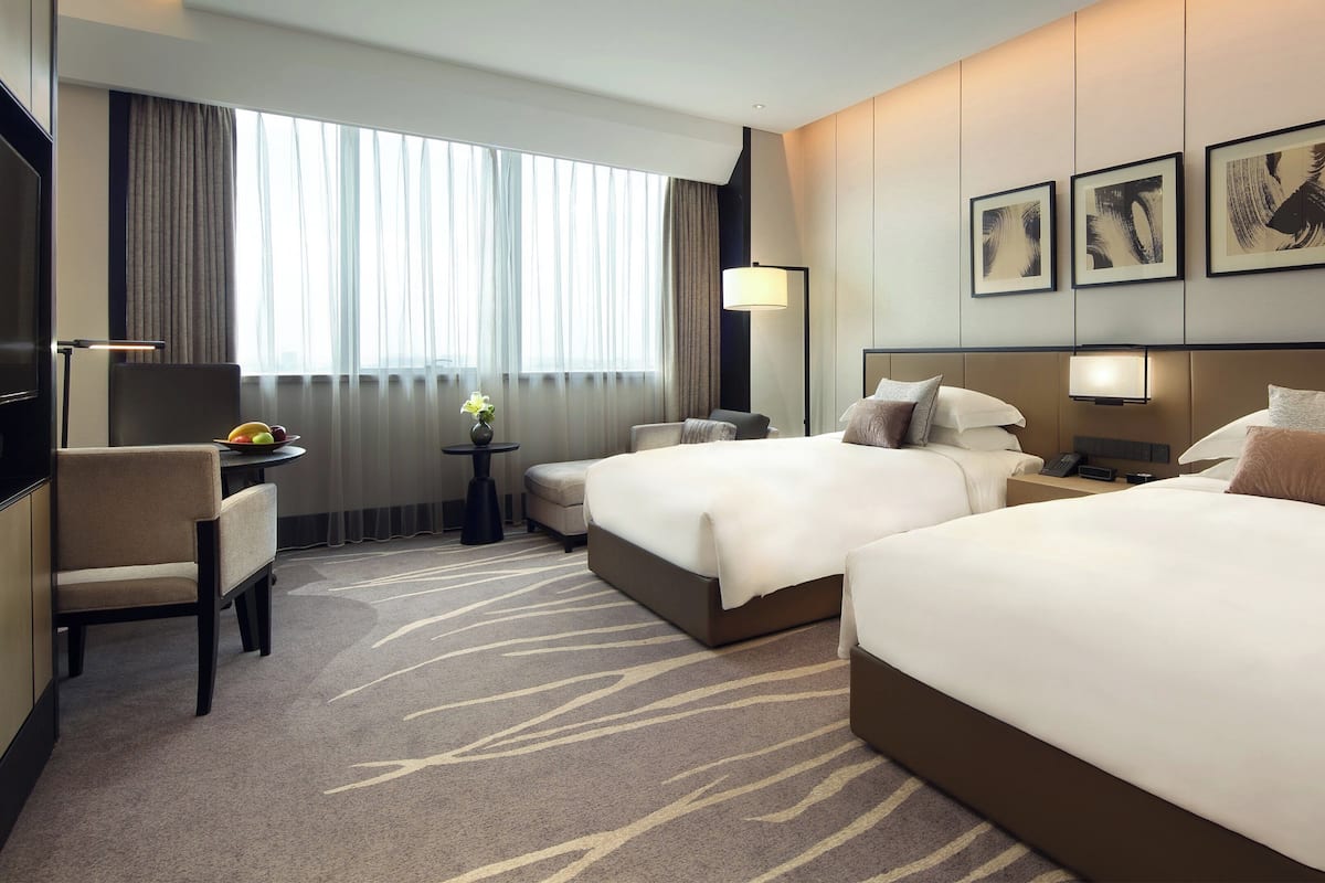 1 bedroom, premium bedding, minibar, in-room safe