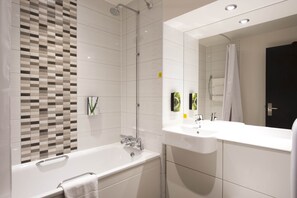 Bathroom - Premier Inn Penrith (Penrith)