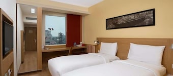 ibis Kochi City Centre Hotel