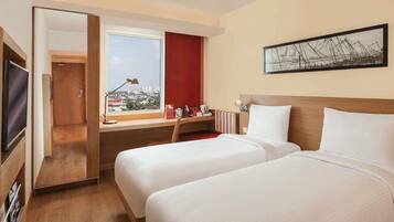 Hochwertige Bettwaren, Minibar, Zimmersafe, Schreibtisch