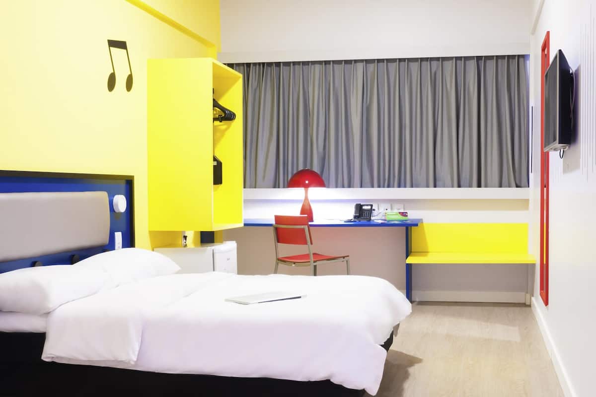 Apartamento, 1 cama doble | Minibar, caja fuerte, escritorio y sistema de insonorización