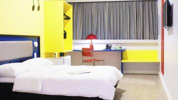 LÀgenhet - 1 dubbelsÀng | Minibar, vÀrdeförvaringsskÄp pÄ rummet, skrivbord och ljudisolering