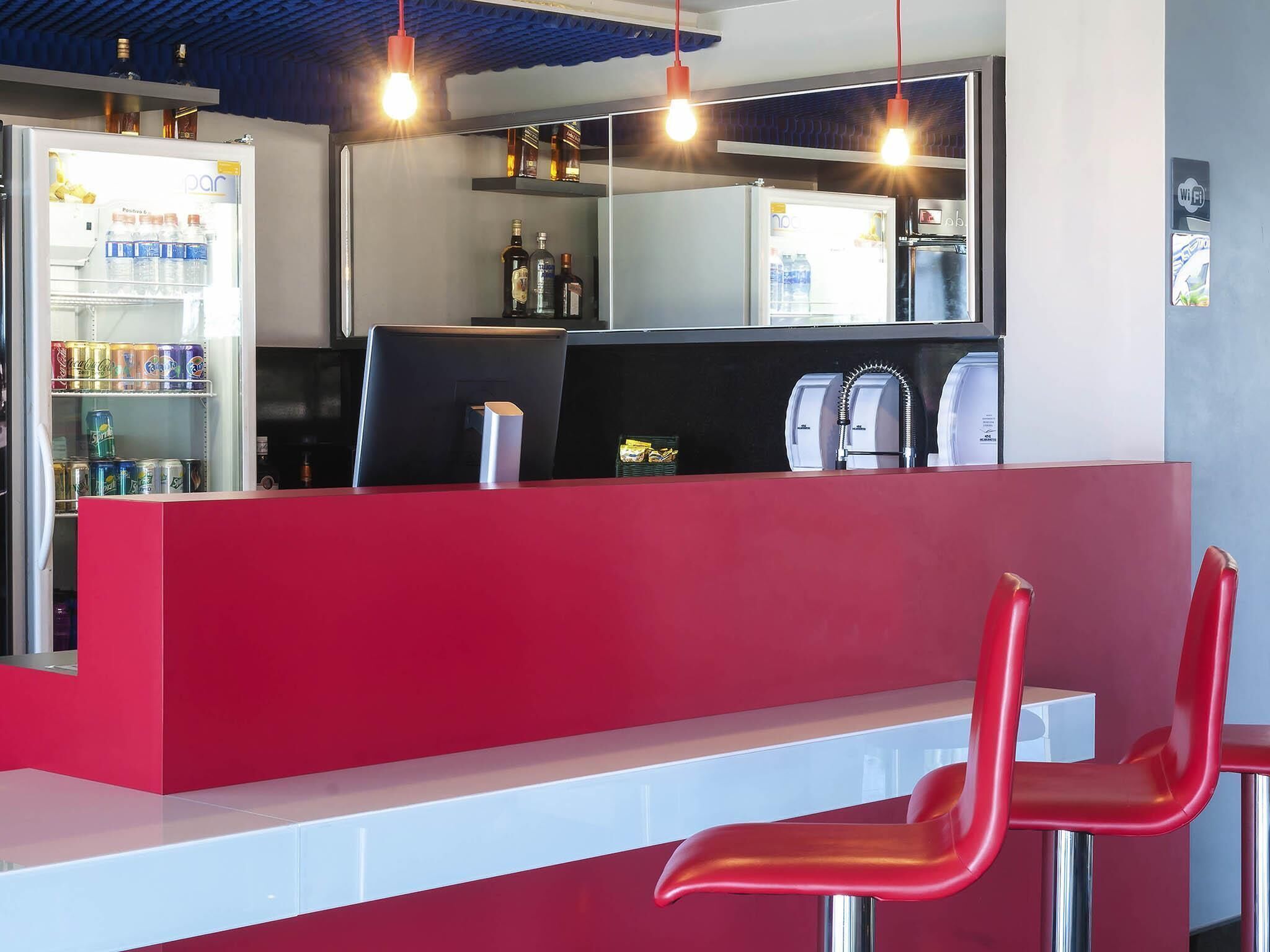 Bar (in der Unterkunft)
