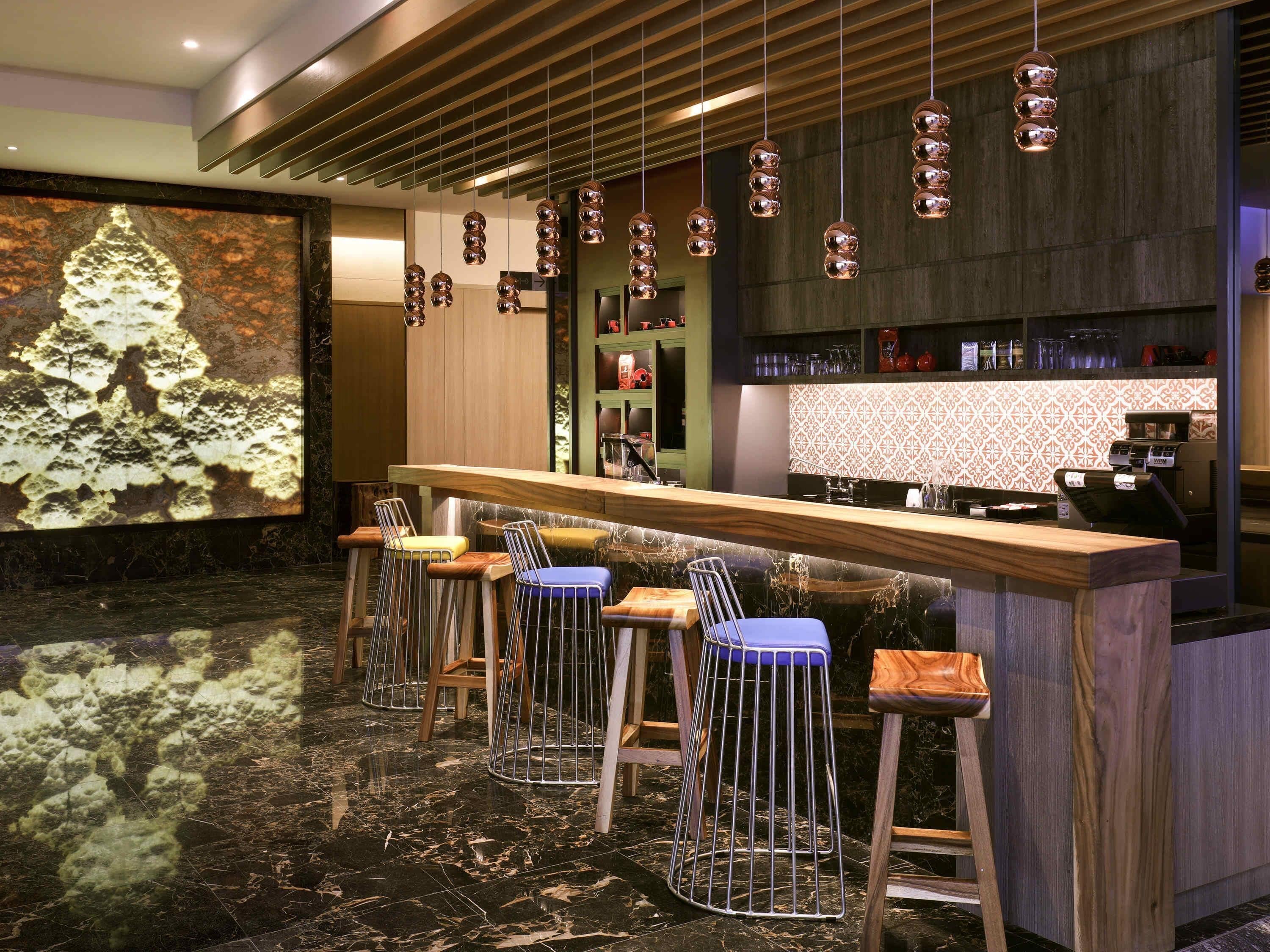 Se sirven desayunos, comidas, cenas y cocina internacional 