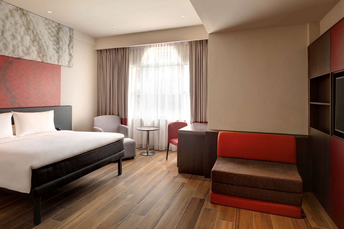 minibar, in-room safe, desk, laptop workspace