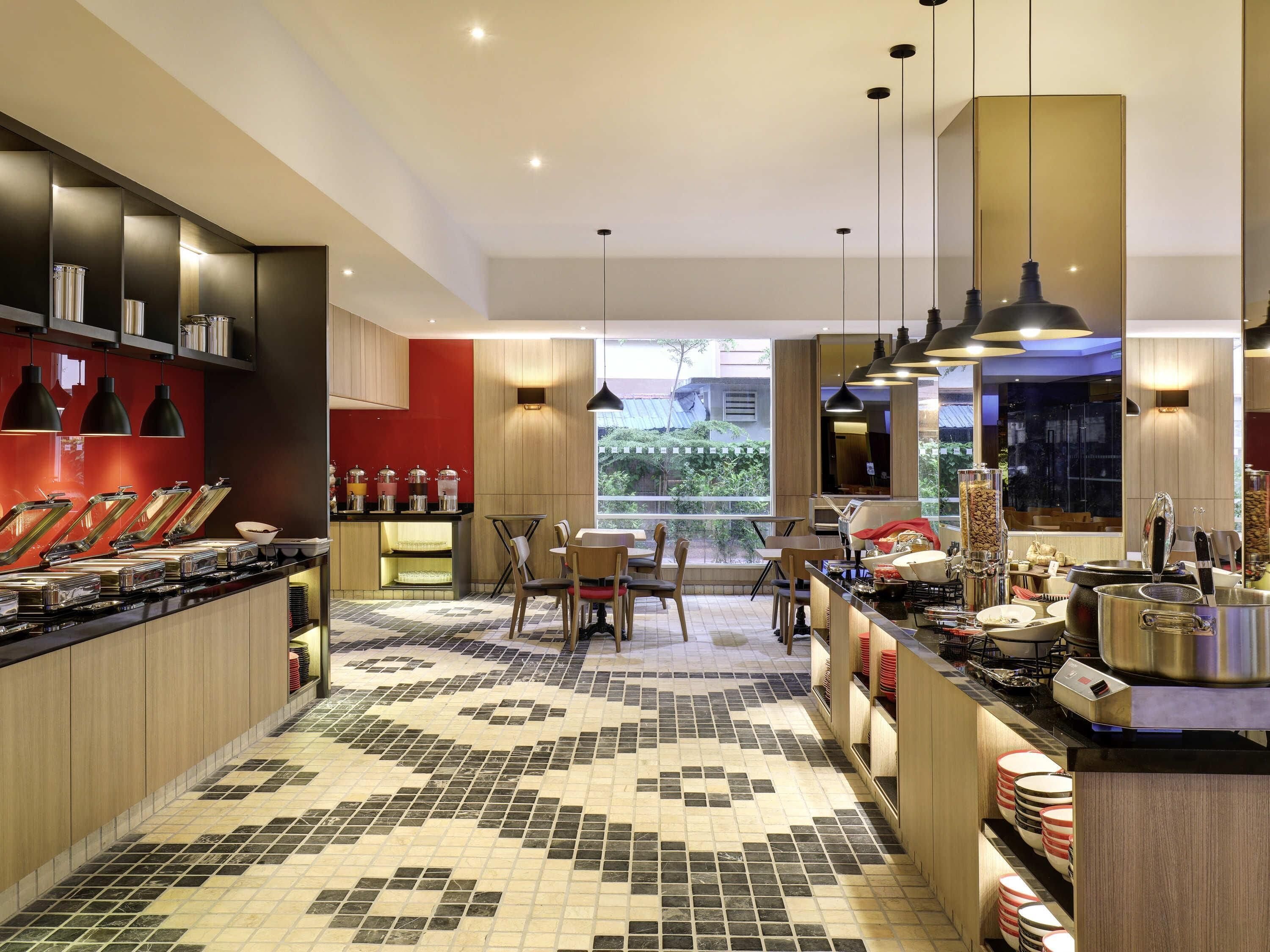 Se sirven desayunos, comidas, cenas y cocina internacional 