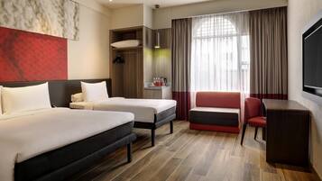 Family Room, Multiple Beds | Minibar, in-room safe, desk, laptop workspace