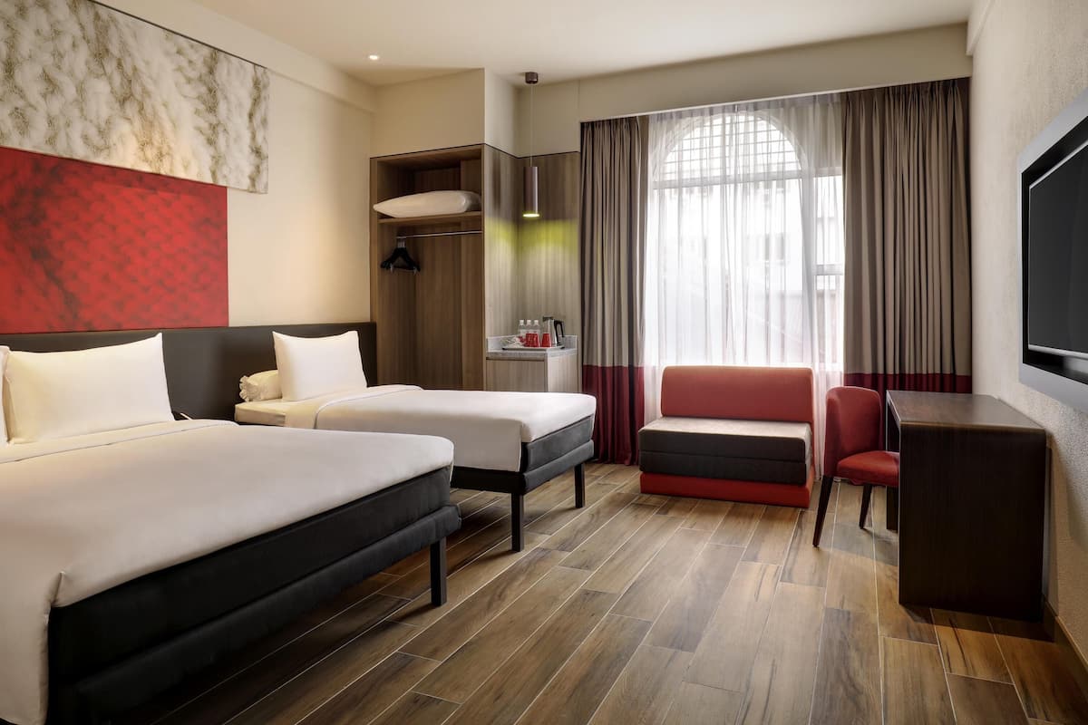 minibar, in-room safe, desk, laptop workspace