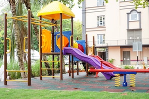 Children’s play area – outdoor