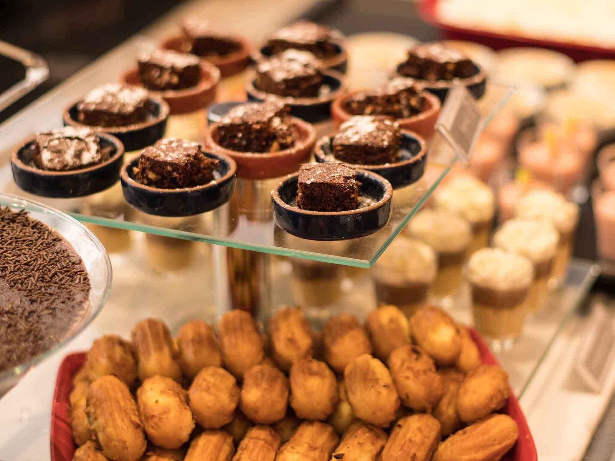 daily buffet breakfast (brl 55 per person)