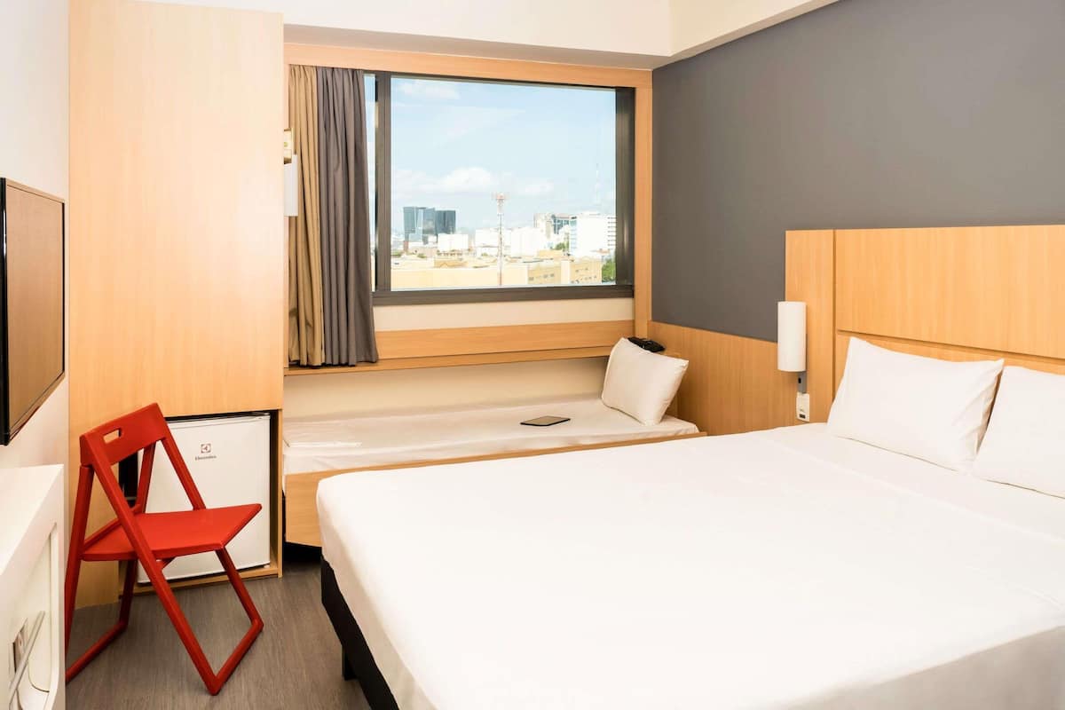 Standard Room, Multiple Beds | Minibar, in-room safe, desk, blackout curtains