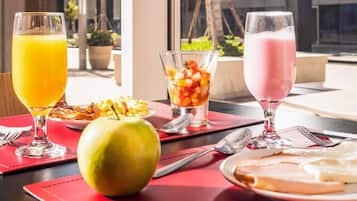 Tägliches Frühstücksbuffet gegen Gebühr