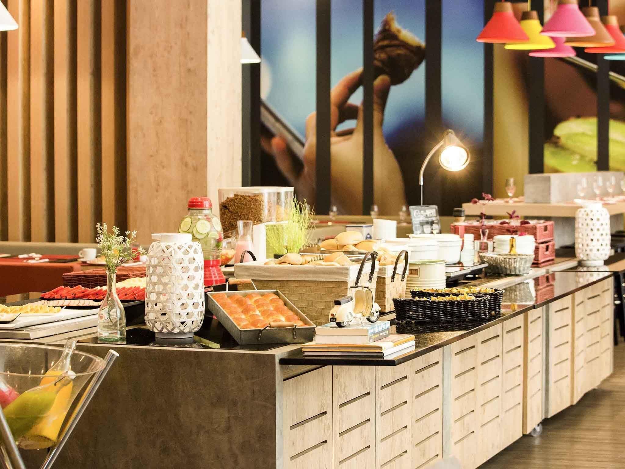 Daily buffet breakfast for a fee