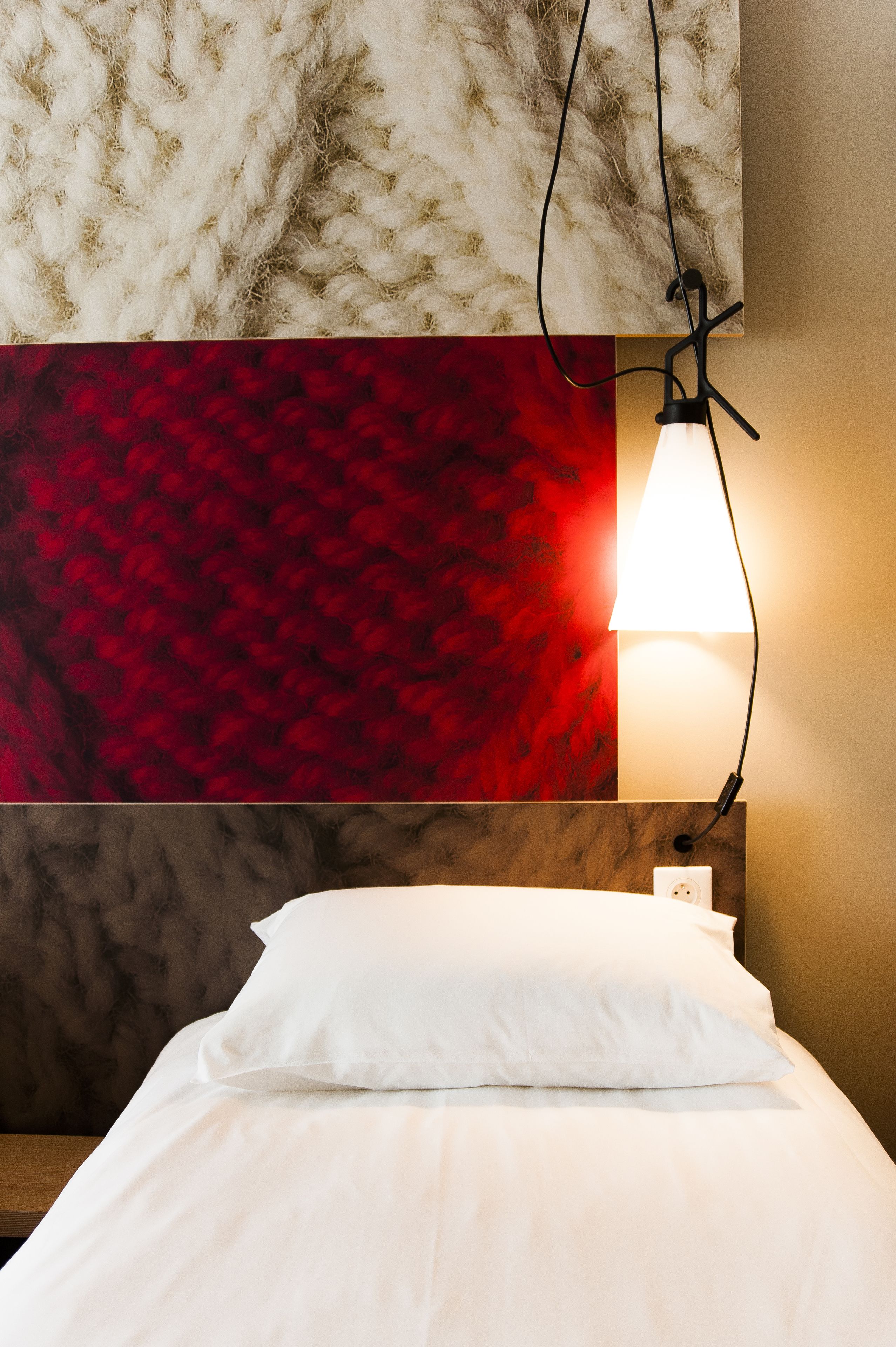 standard twin room, 2 single beds | in-room safe, desk, iron/ironing board, cots/infant beds