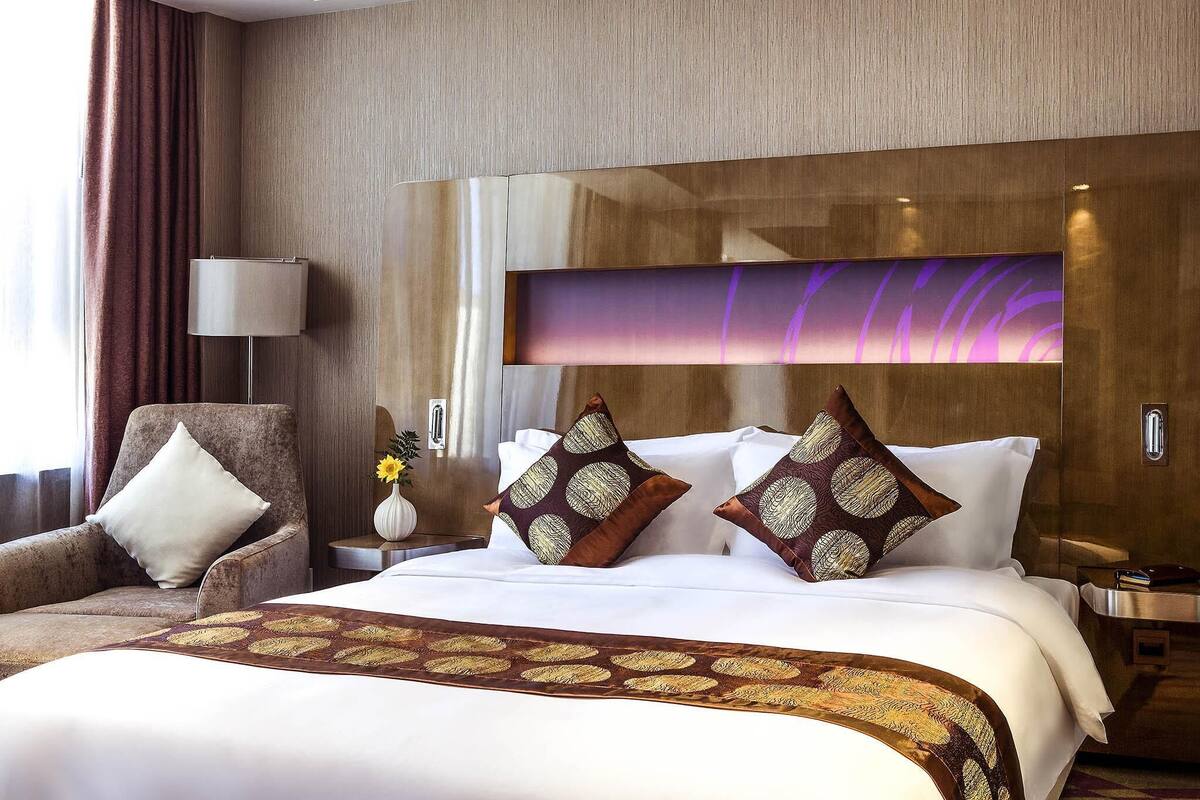 Chambre Deluxe, 1 trĂšs grand lit | Minibar, coffre-fort, bureau, accĂšs au Wi-Fi (inclus)