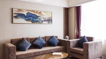 Minibar, in-room safe, desk, free WiFi