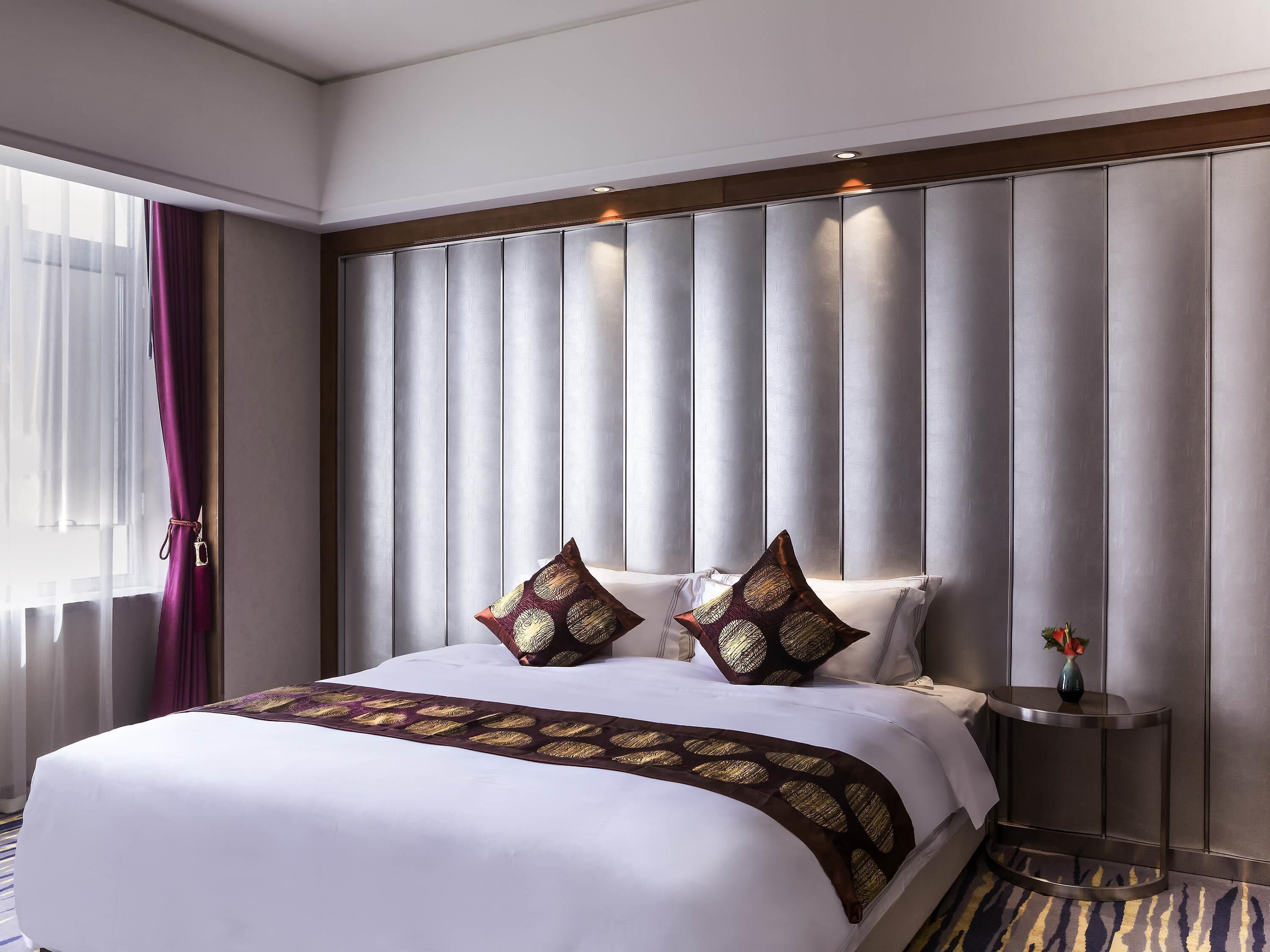 Suite – deluxe, 2 dobbeltsenger | Minibar, safe på rommet, skrivebord og wi-fi (inkludert)