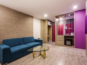 Suite, 1 letto king con divano letto | Minibar, una cassaforte in camera, con stile personalizzato