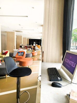 Reception - Ibis Styles Bangkok Sukhumvit 50 (Bangkok)