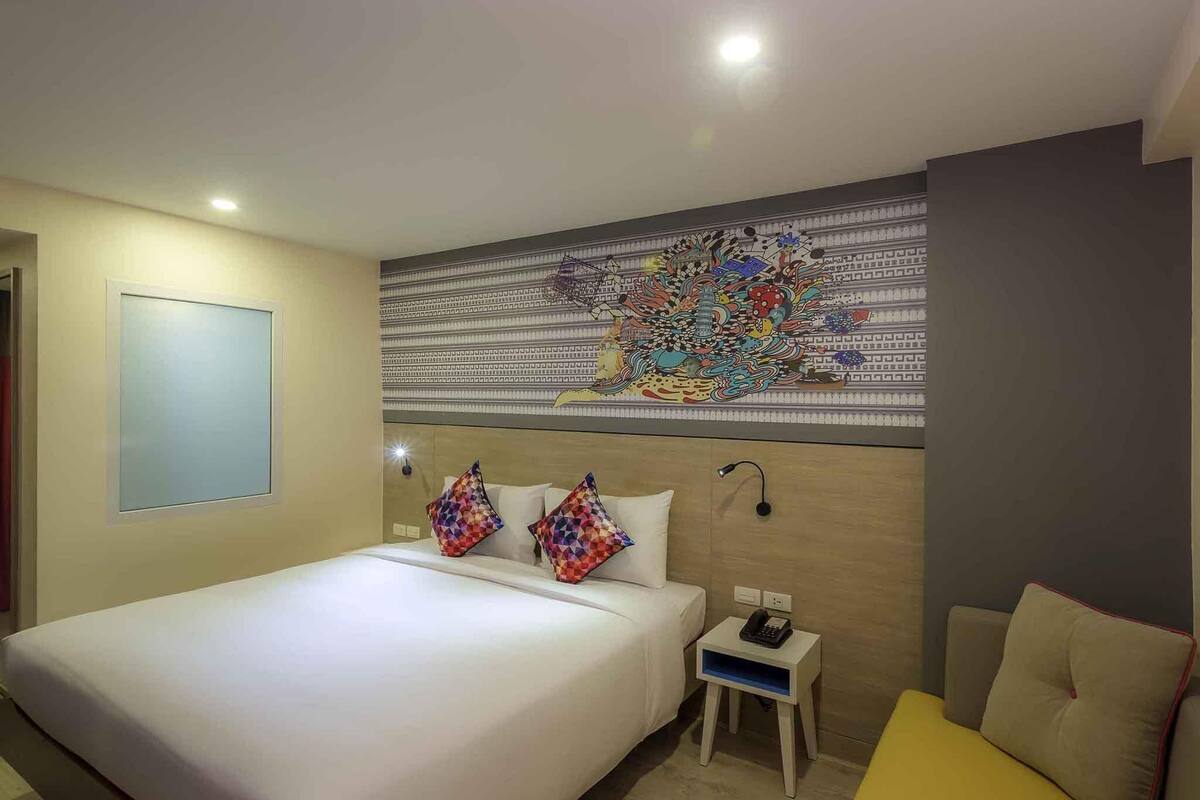 Habitación estándar, 1 cama doble | Minibar, caja fuerte, escritorio y cunas gratuitas
