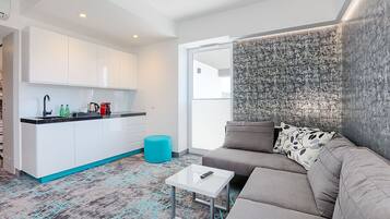 In-room safe, desk, laptop workspace, blackout curtains