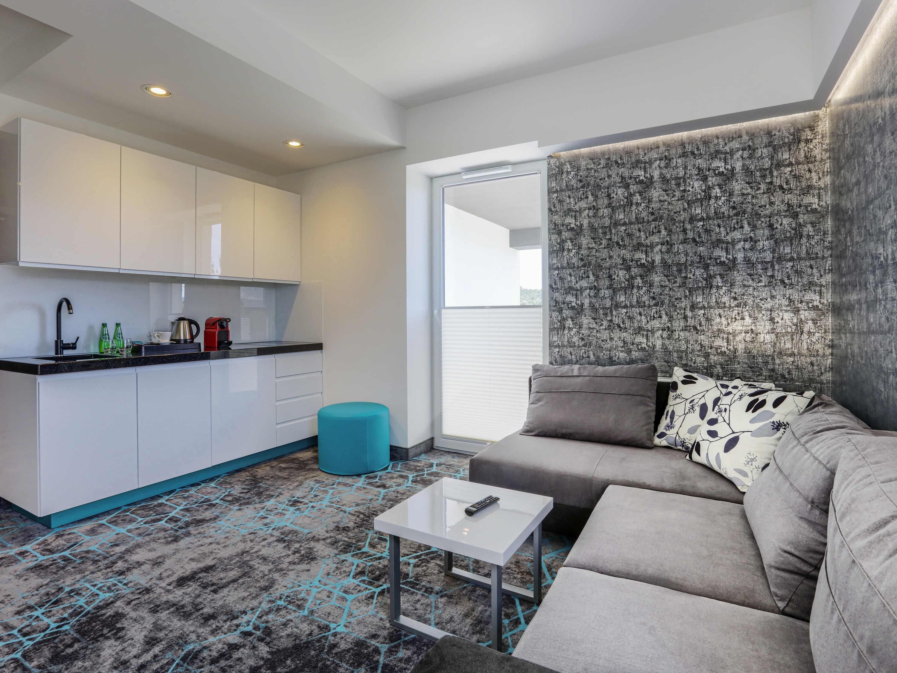 Superior Room, 1 King Bed with Sofa bed | In-room safe, desk, laptop workspace, blackout drapes