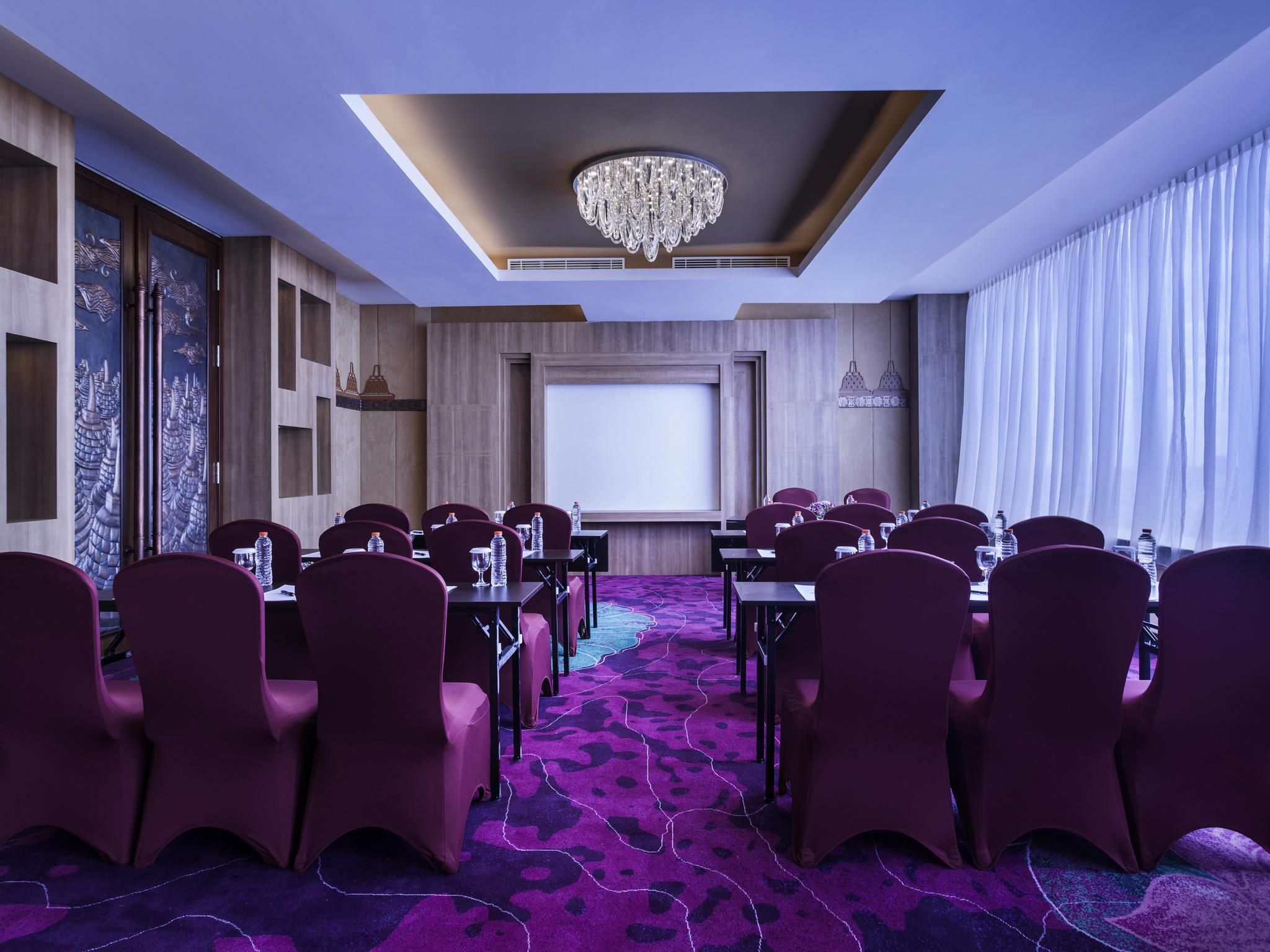 Meeting facility