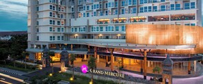 Front of property - Grand Mercure Yogyakarta Adi Sucipto (Yogyakarta)