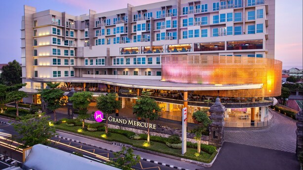 ด้านหน้าที่พัก - ตอนเย็น/กลางคืน