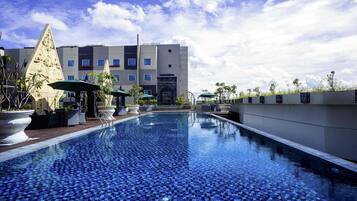 Outdoor pool, sun loungers