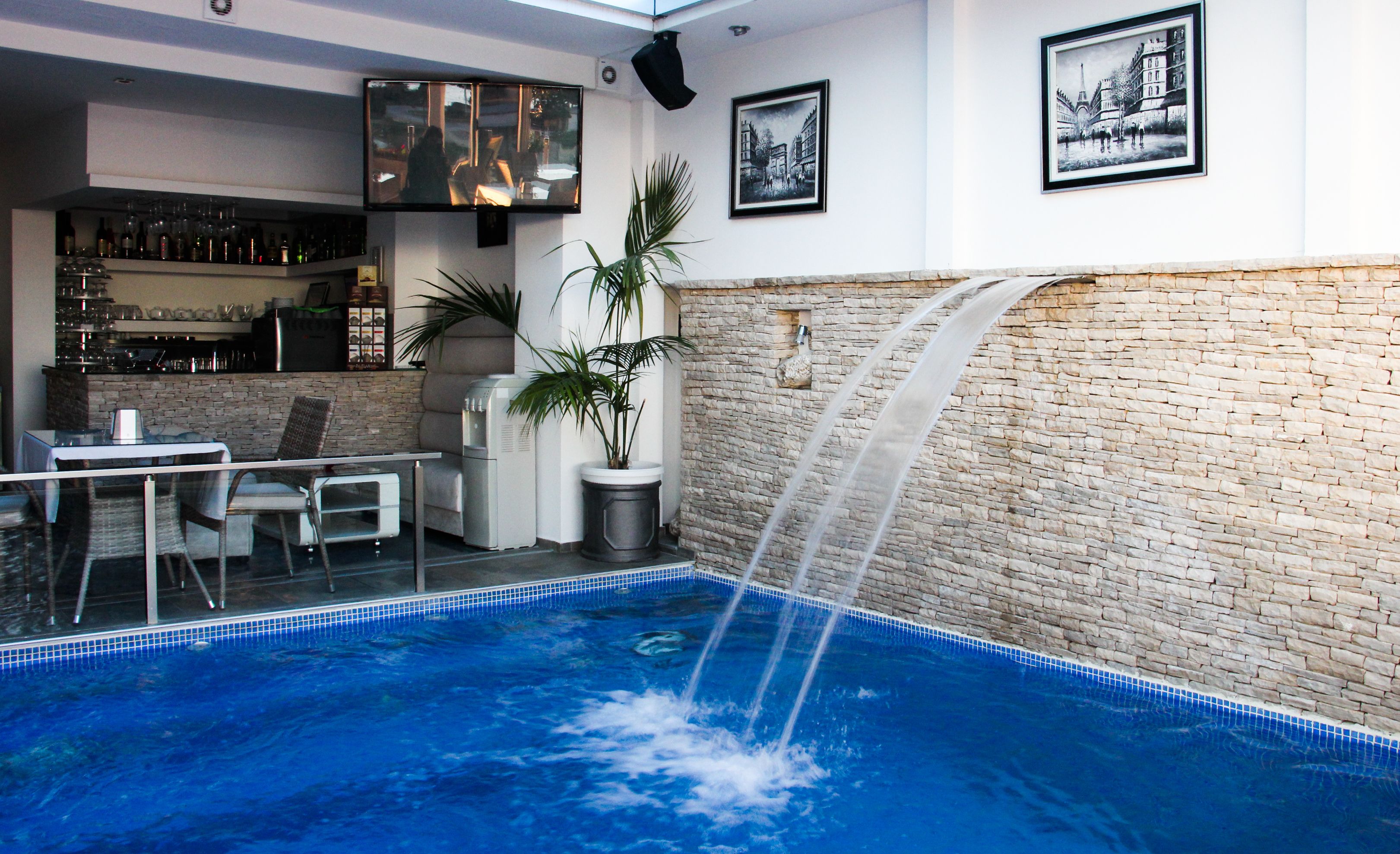 Indoor pool, outdoor pool