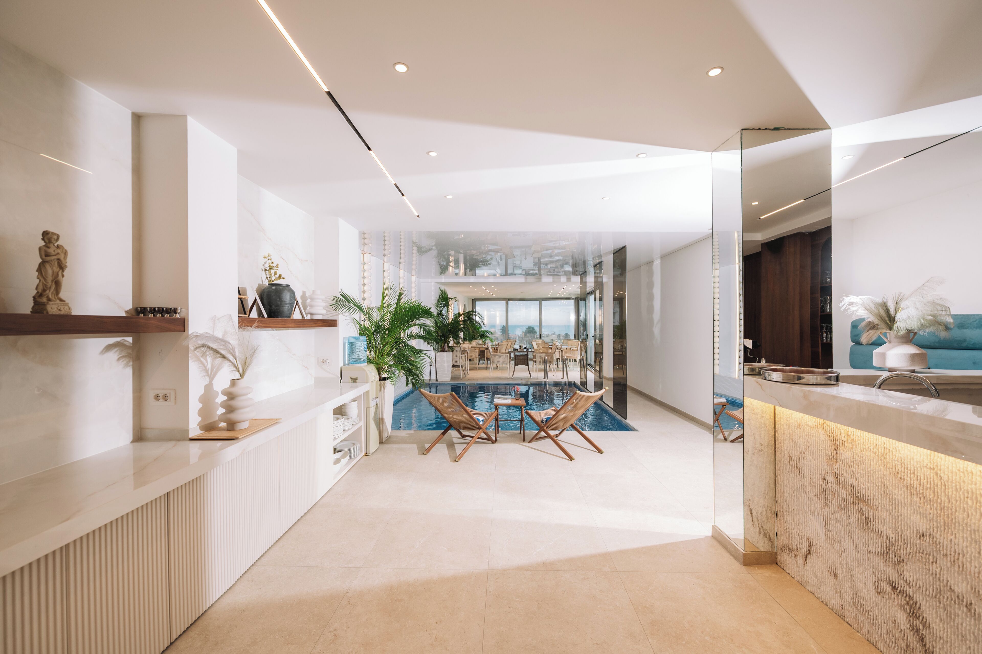 Bar junto a la piscina