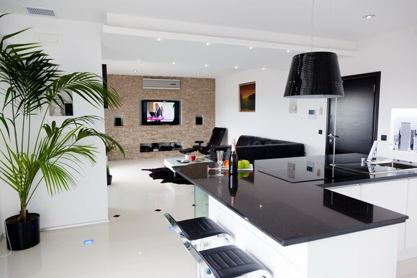 Superior Apartment, 2 Bedrooms, Terrace, Sea View