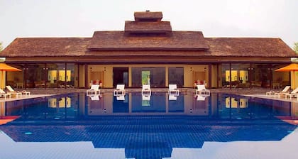Meghauli Serai, A Taj Safari Lodge