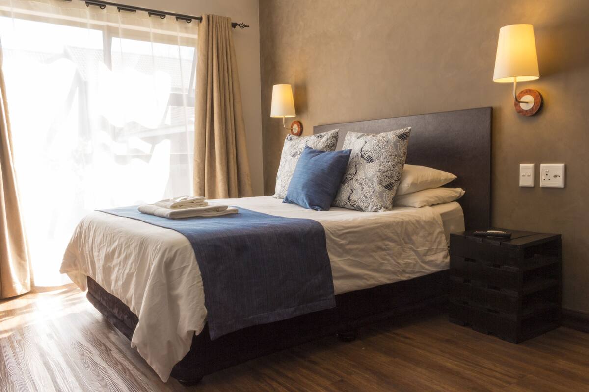 Appartement, 1 chambre | Coffre-fort, bureau, accès au Wi-Fi (inclus), décor unique