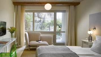 Free WiFi, wheelchair access