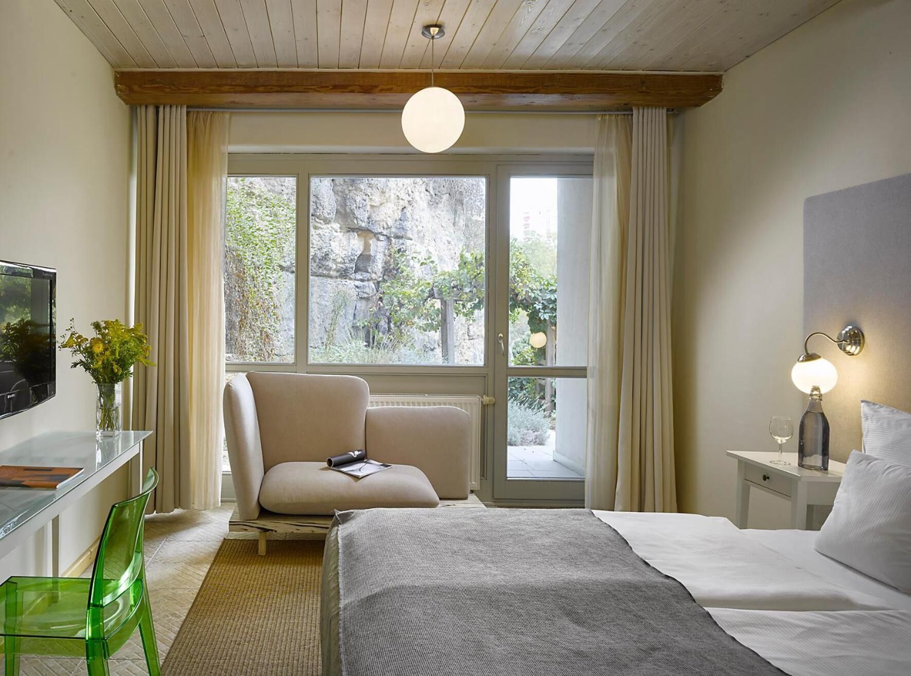 Wifi gratis y acceso para silla de ruedas 