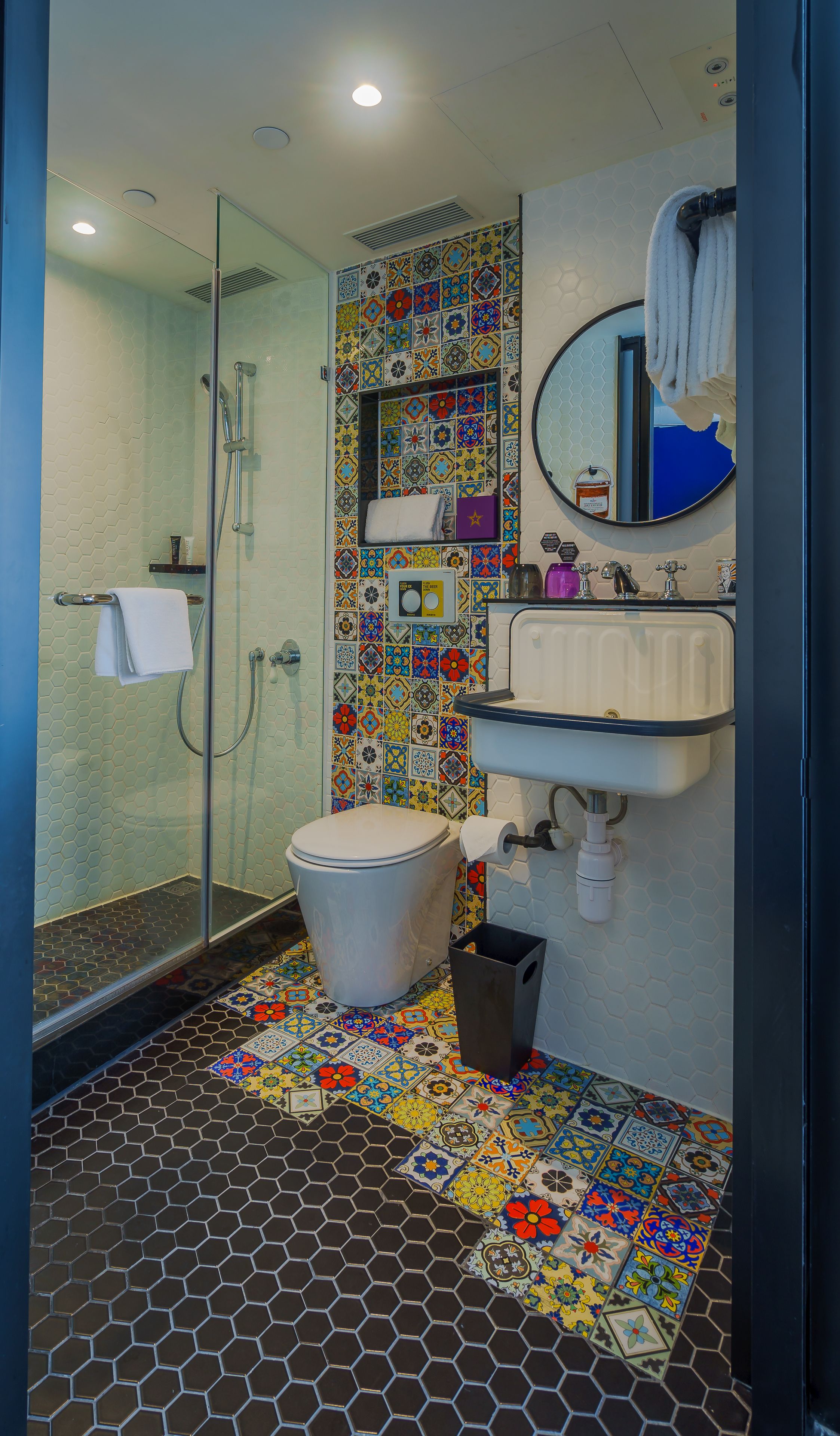 cozy double room | bathroom | shower, free toiletries, hair dryer, slippers