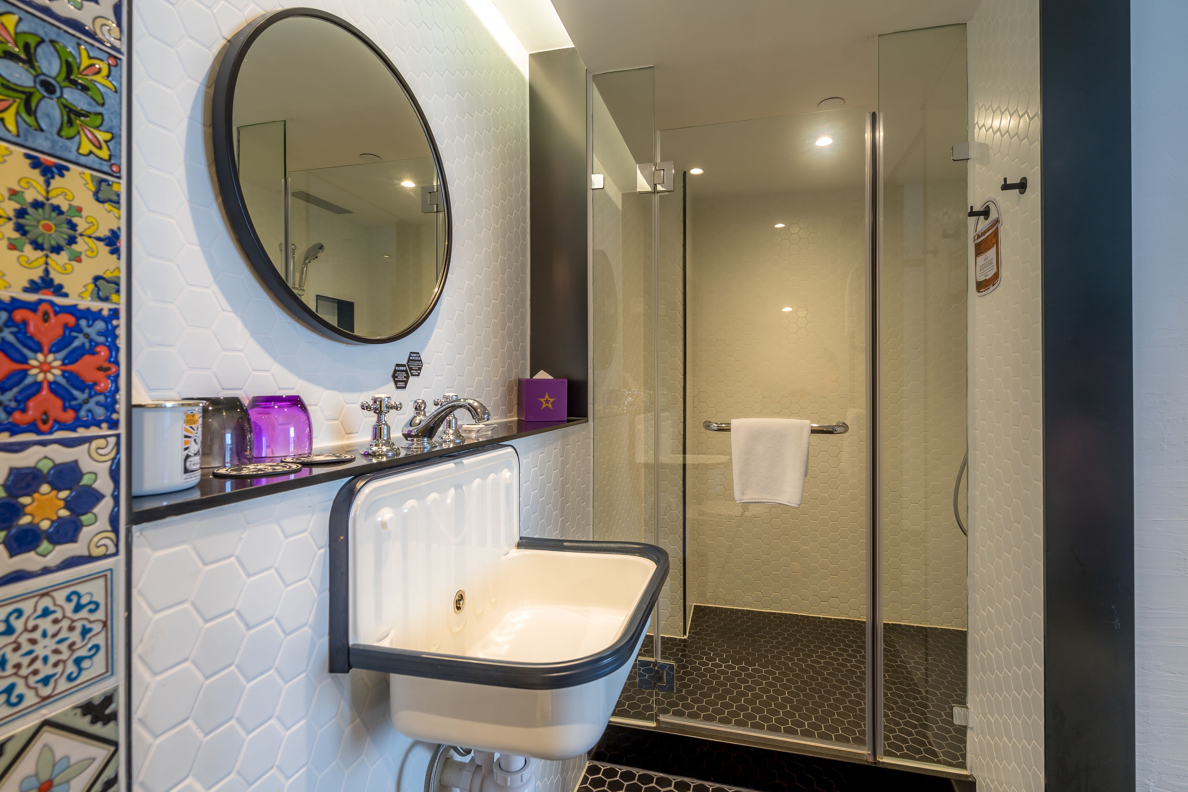 shower, free toiletries, hair dryer, slippers