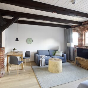 Sengetøy av topp kvalitet, safe på rommet og skrivebord