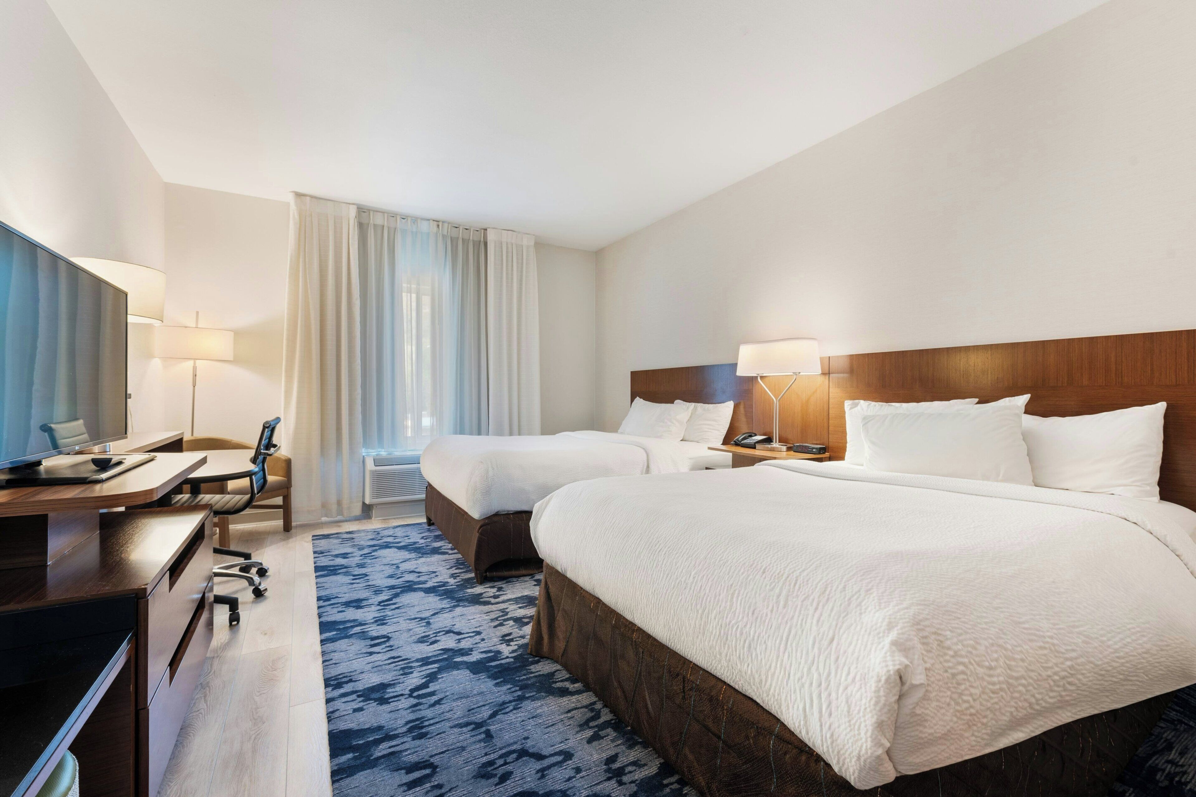 غرفة - سريران كبيران | مكتب ومكواة/لوح كي وأسرّة أطفال/رضّع (مجانًا) وواي فاي مجانًا