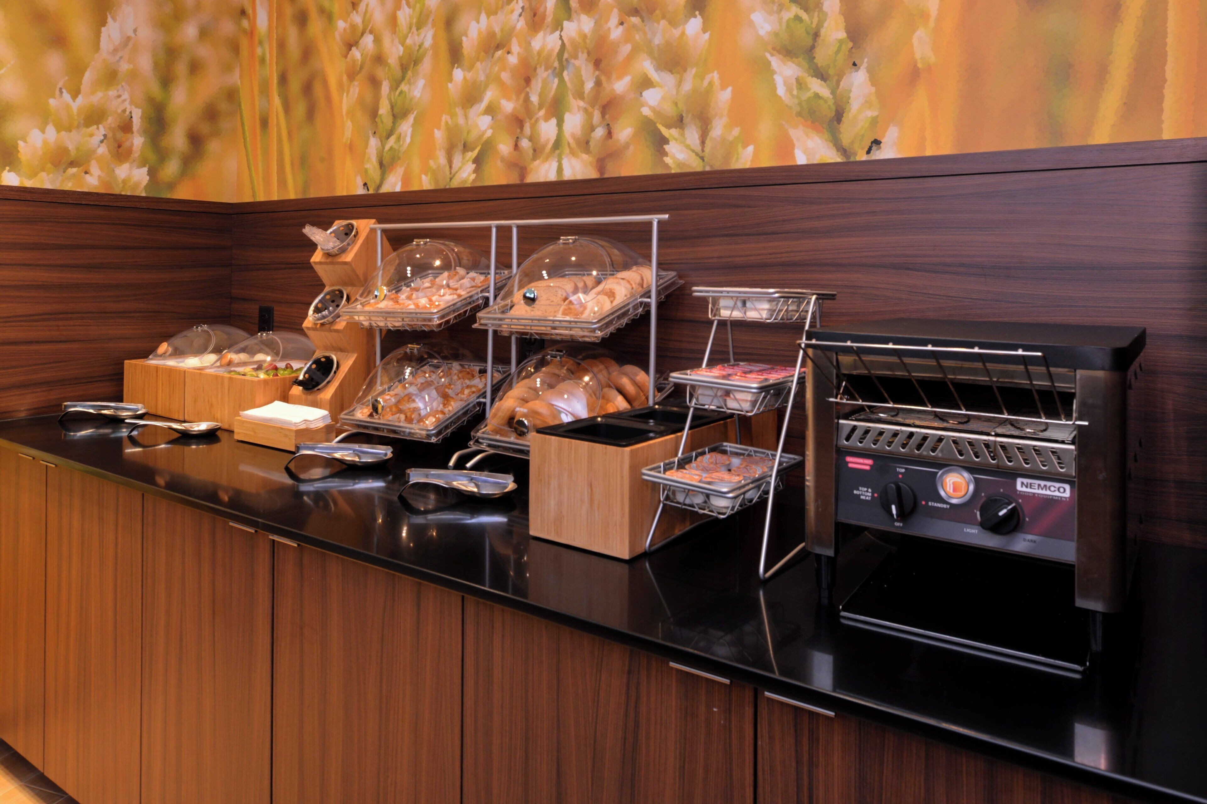 free daily continental breakfast