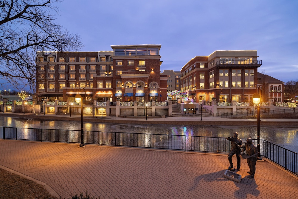 Hotel Indigo Naperville Riverwalk, an IHG Hotel by null