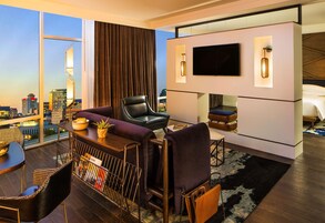 Sábanas de algodón egipcio, ropa de cama de alta calidad y minibar