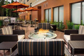 Tempat makan outdoor